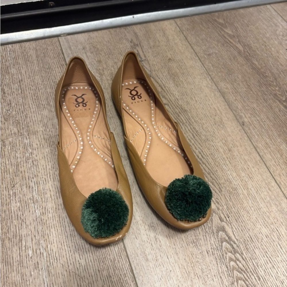 Figue Leather flats shoes with green Pom pom Size 8